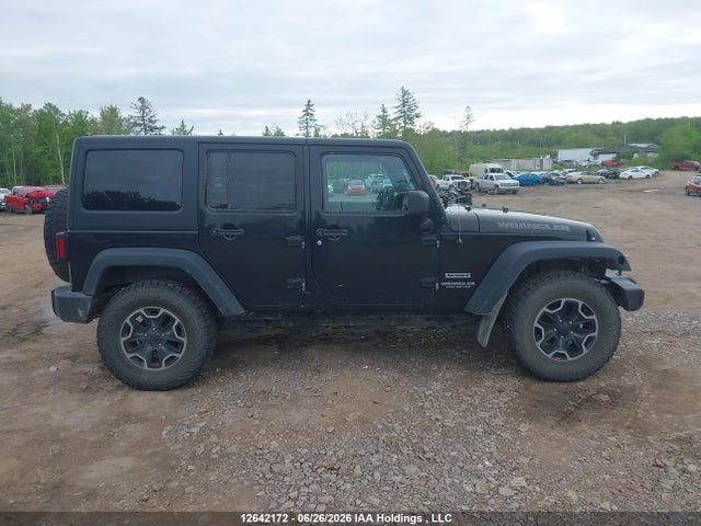 1C4BJWDG7HL713035 Jeep Wrangler Unlimited Sport