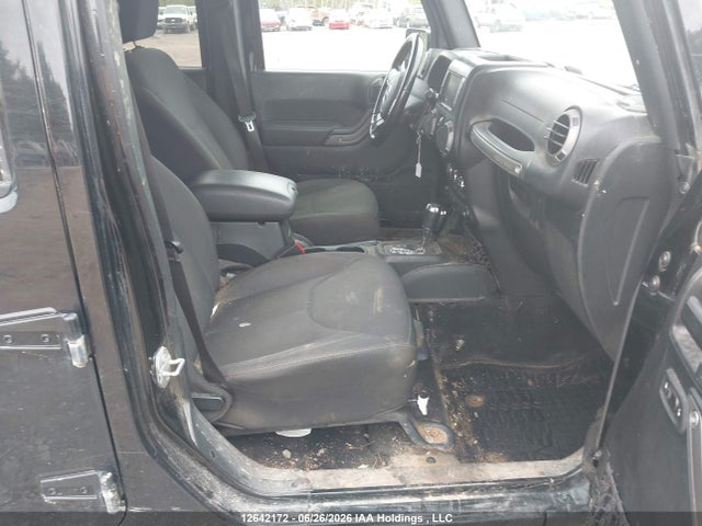 1C4BJWDG7HL713035 Jeep Wrangler Unlimited Sport