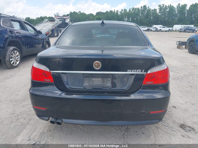2010 Bmw 5 Series 528xi მანქანა იყიდება აუქციონზე, vin: WBANV1C50AC157707, აუქციონის ნომერი: 12651932