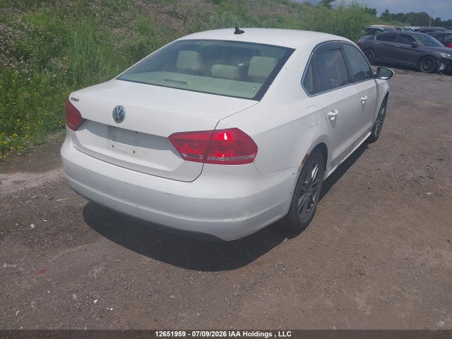 2012 Volkswagen Passat მანქანა იყიდება აუქციონზე, vin: 1VWBH7A35CC012972, აუქციონის ნომერი: 12651959