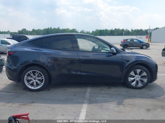 Tesla Model Y Long Range 2024 7SAYGDEE7RF076570 Image 13