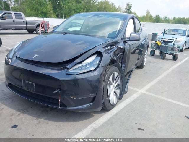 Tesla Model Y Long Range 2024 7SAYGDEE7RF076570 Image 2