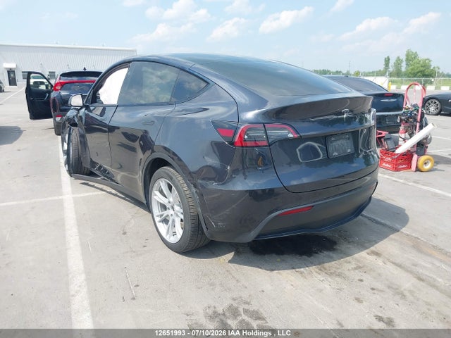 Tesla Model Y Long Range 2024 7SAYGDEE7RF076570 Image 3