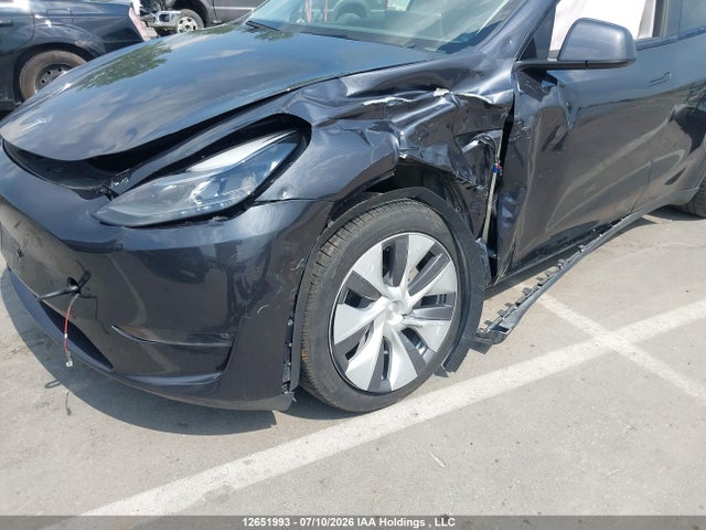 Tesla Model Y Long Range 2024 7SAYGDEE7RF076570 Image 6