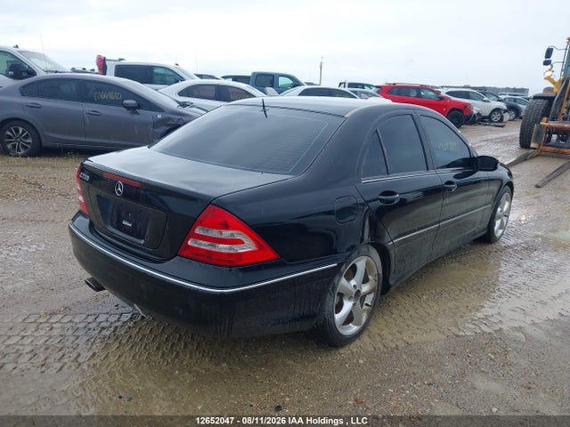 2006 Mercedes-benz C-class მანქანა იყიდება აუქციონზე, vin: WDBRF52J96F758044, აუქციონის ნომერი: 12652047