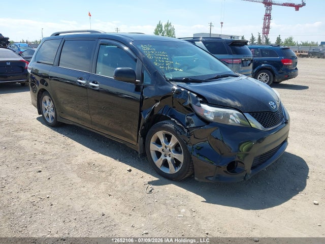 Продажа на аукционе авто 2013 Toyota Sienna Sport, vin: 5TDXK3DC1DS318131, номер лота: 12652106