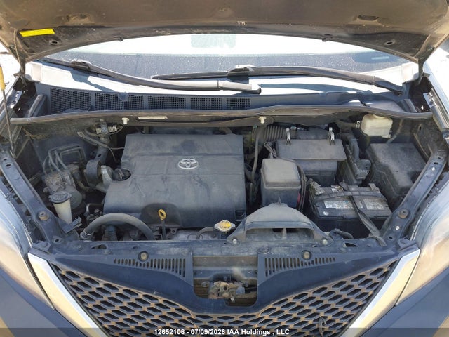 Продажа на аукционе авто 2013 Toyota Sienna Sport, vin: 5TDXK3DC1DS318131, номер лота: 12652106