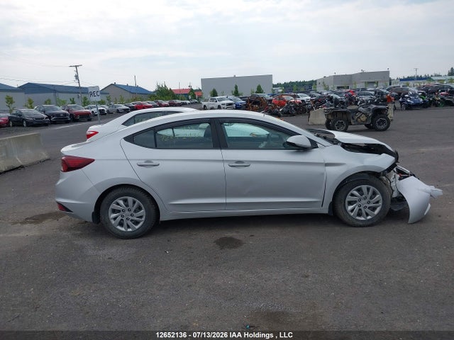 Hyundai Elantra Essential 2019 KMHD74LF2KU883661 Image 11