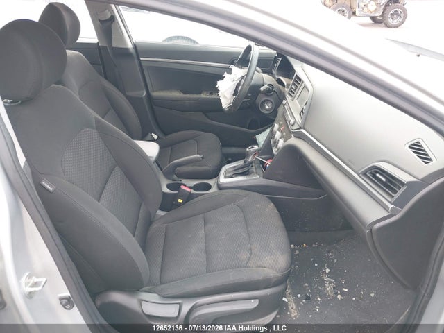 Hyundai Elantra Essential 2019 KMHD74LF2KU883661 Image 5