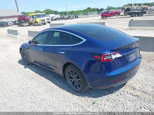 2018 Tesla Model 3 Long Range/performance მანქანა იყიდება აუქციონზე, vin: 5YJ3E1EB6JF107099, აუქციონის ნომერი: 12652139