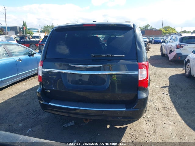 2015 Chrysler Town & Country მანქანა იყიდება აუქციონზე, vin: 2C4RC1CG6FR716350, აუქციონის ნომერი: 12652163