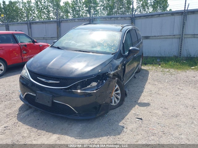 2017 Chrysler Pacifica Touring L მანქანა იყიდება აუქციონზე, vin: 2C4RC1BG6HR506142, აუქციონის ნომერი: 12652164