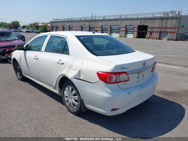 2013 Toyota Corolla Ce მანქანა იყიდება აუქციონზე, vin: 2T1BU4EE2DC945861, აუქციონის ნომერი: 12627766