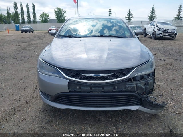 1C3CCCFB7GN118823 Chrysler 200 LX