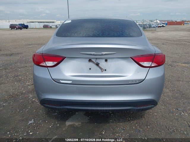 1C3CCCFB7GN118823 Chrysler 200 LX