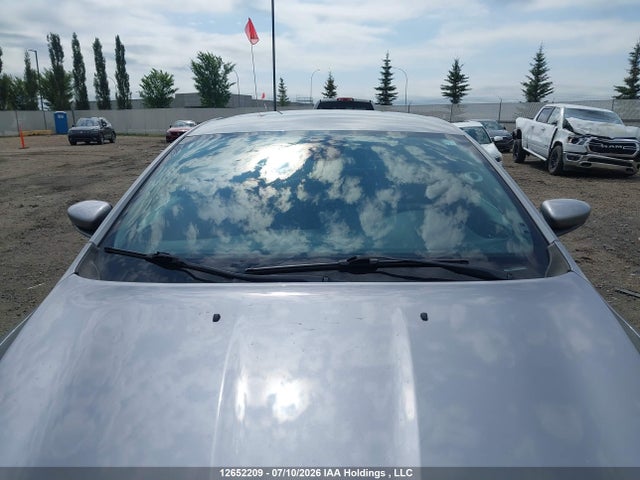 1C3CCCFB7GN118823 Chrysler 200 LX