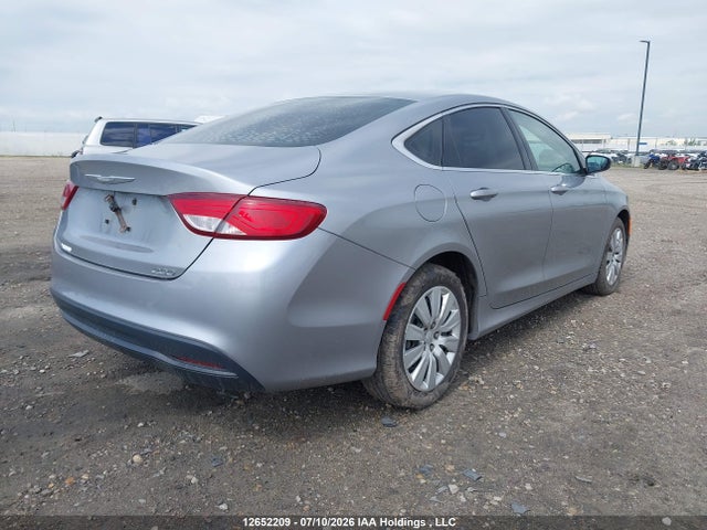 1C3CCCFB7GN118823 Chrysler 200 LX