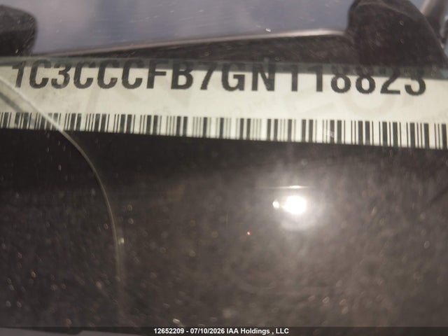 1C3CCCFB7GN118823 Chrysler 200 LX