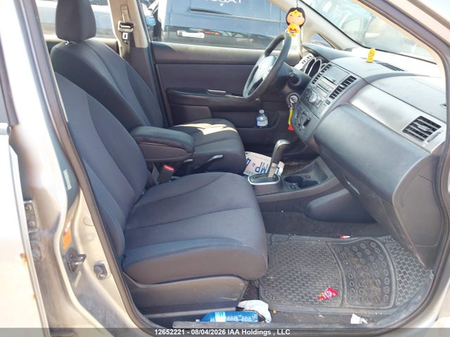 12652221 :رقم المزاد ، 3N1BC13EX8L404180 vin ، 2008 Nissan Versa 1.8 Sl مزاد بيع