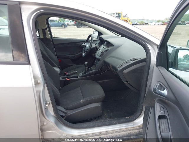 12652241 :رقم المزاد ، 1FADP3F2XGL200275 vin ، 2016 Ford Focus Se مزاد بيع