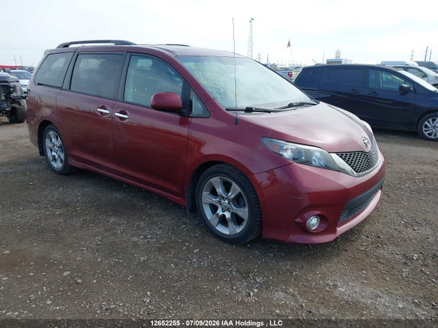 2013 Toyota Sienna Se 8 Passenger მანქანა იყიდება აუქციონზე, vin: 5TDXK3DC5DS377179, აუქციონის ნომერი: 12652255