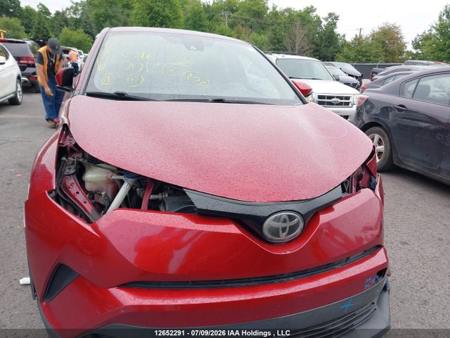 NMTKHMBX0JR001813 Toyota C-HR XLE