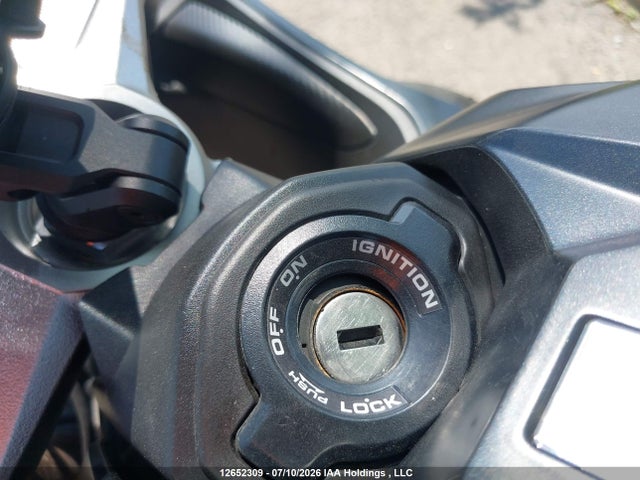 12652309 :رقم المزاد ، MLHRH0161M5200104 vin ، 2021 Honda Cbr650 Ra مزاد بيع