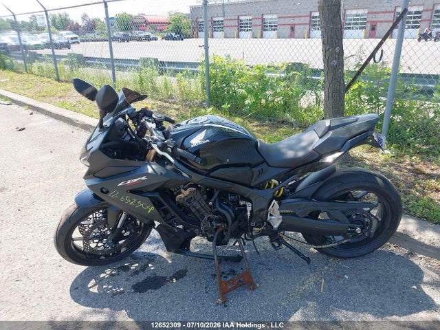 12652309 :رقم المزاد ، MLHRH0161M5200104 vin ، 2021 Honda Cbr650 Ra مزاد بيع