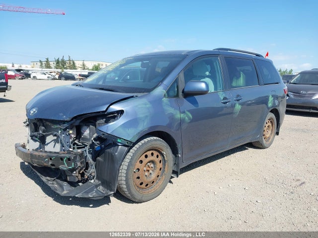 Toyota Sienna Le 7 Passenger 2015 5TDJK3DC9FS100656 Image 2