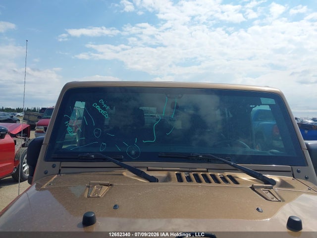 1C4HJWEG5FL697696 Jeep Wrangler Unlimited Sahara