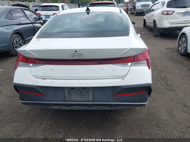 Hyundai Elantra Essential 2024 KMHLM4DG8RU797129 Image 17
