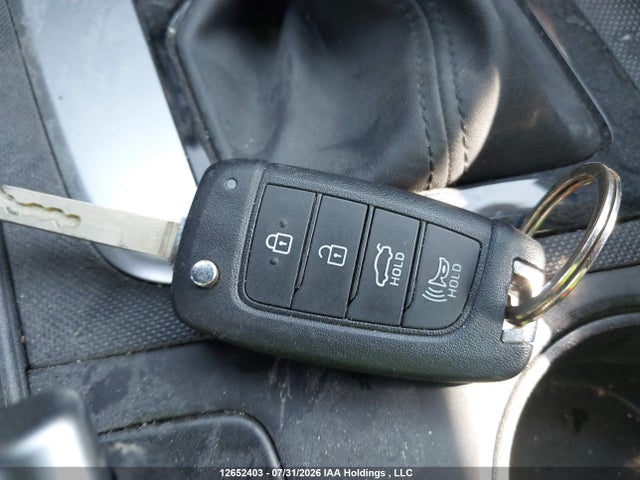2025 Hyundai Elantra Essential მანქანა იყიდება აუქციონზე, vin: KMHLM4DG2SU920204, აუქციონის ნომერი: 12652403