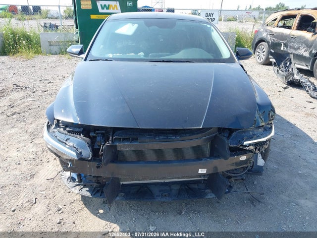 2025 Hyundai Elantra Essential მანქანა იყიდება აუქციონზე, vin: KMHLM4DG2SU920204, აუქციონის ნომერი: 12652403