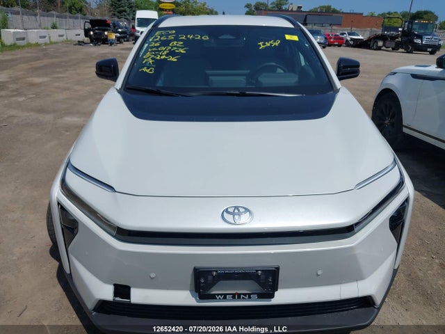 JTMADAFB3TJ017736 Toyota Bz Xle Awd