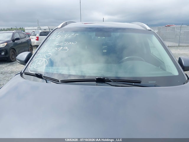 2016 Hyundai Tucson Premium მანქანა იყიდება აუქციონზე, vin: KM8J3CA47GU112095, აუქციონის ნომერი: 12652428