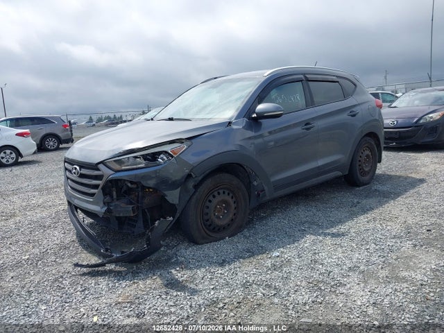 2016 Hyundai Tucson Premium მანქანა იყიდება აუქციონზე, vin: KM8J3CA47GU112095, აუქციონის ნომერი: 12652428
