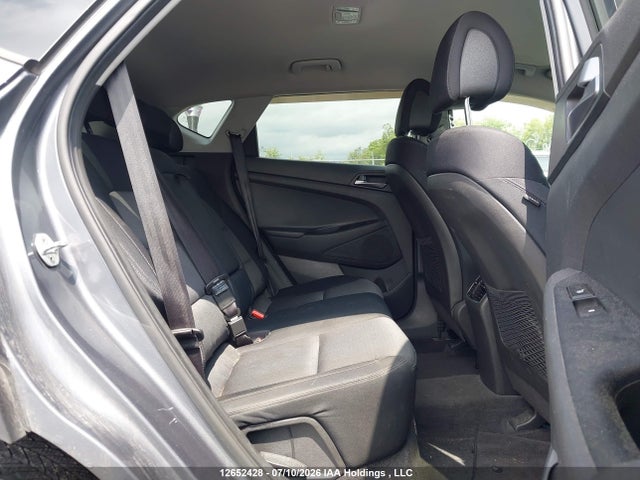 2016 Hyundai Tucson Premium მანქანა იყიდება აუქციონზე, vin: KM8J3CA47GU112095, აუქციონის ნომერი: 12652428