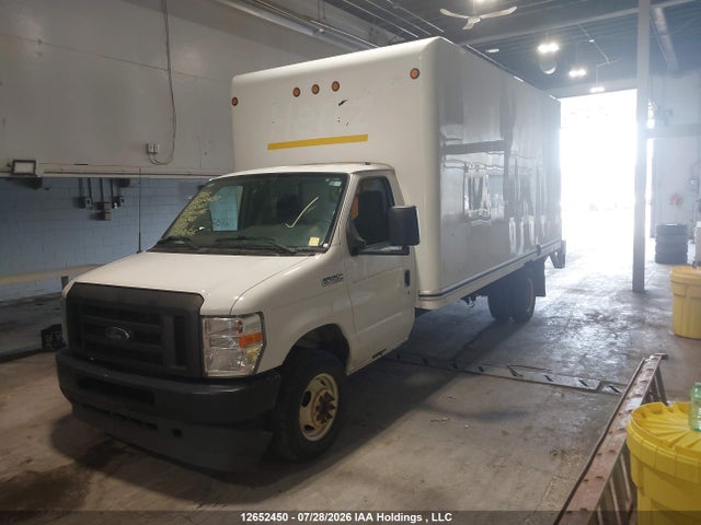 Ford Econoline E450 Super Duty Cutaway Van 2023 1FDWE4FKXPDD18220 Image 2