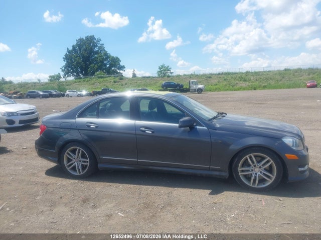 Mercedes-Benz C 300 4matic 2014 WDDGF8AB7EA944090 Image 13