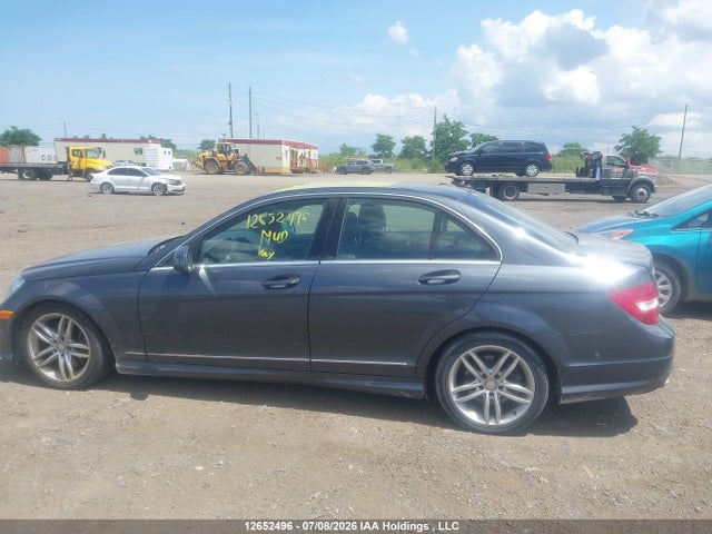 Mercedes-Benz C 300 4matic 2014 WDDGF8AB7EA944090 Image 14