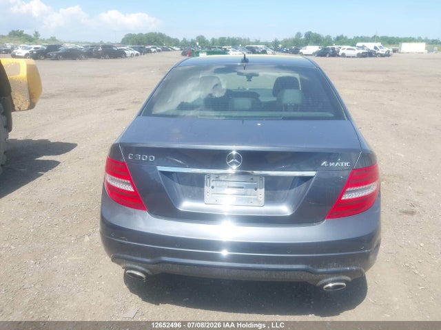 Mercedes-Benz C 300 4matic 2014 WDDGF8AB7EA944090 Image 16