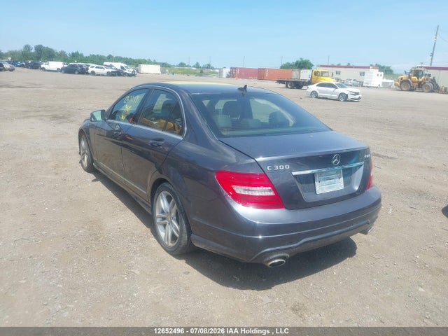 Mercedes-Benz C 300 4matic 2014 WDDGF8AB7EA944090 Image 3