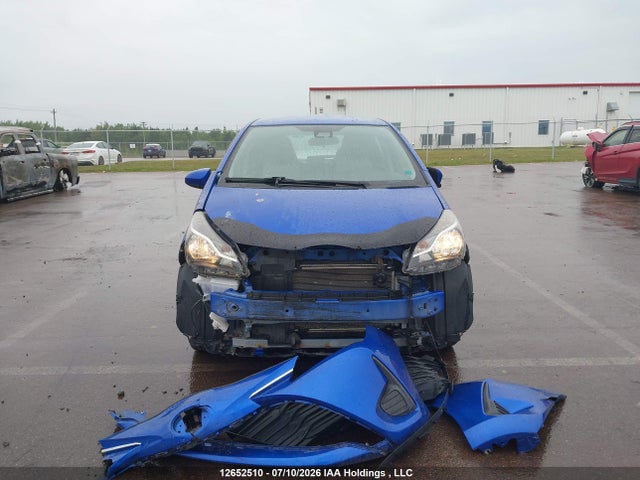 Toyota YARIS LE 2018 VNKKTUD33JA095751 Image 13