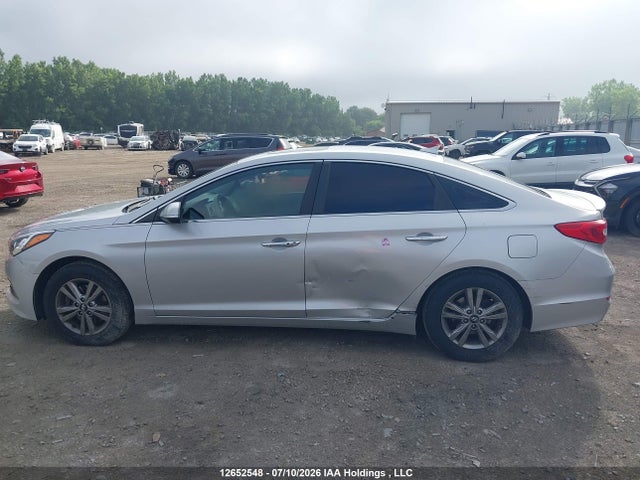 Hyundai Sonata 2016 5NPE24AF5GH412891 Image 14