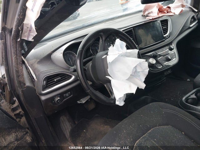 2C4RC3FG8NR107752 Chrysler Pacifica Touring
