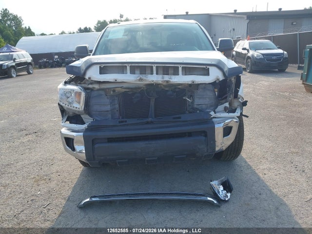 12652585 :رقم المزاد ، 5TFUM5F19FX061298 vin ، 2015 Toyota Tundra Sr 4.6l V8 مزاد بيع