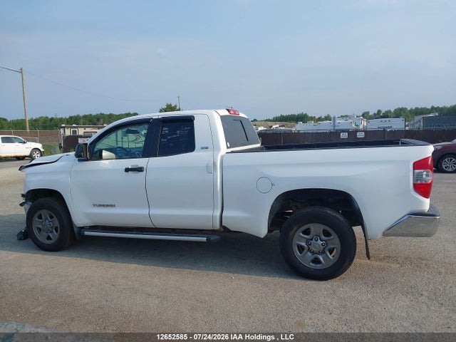12652585 :رقم المزاد ، 5TFUM5F19FX061298 vin ، 2015 Toyota Tundra Sr 4.6l V8 مزاد بيع