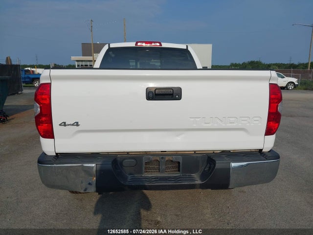 12652585 :رقم المزاد ، 5TFUM5F19FX061298 vin ، 2015 Toyota Tundra Sr 4.6l V8 مزاد بيع