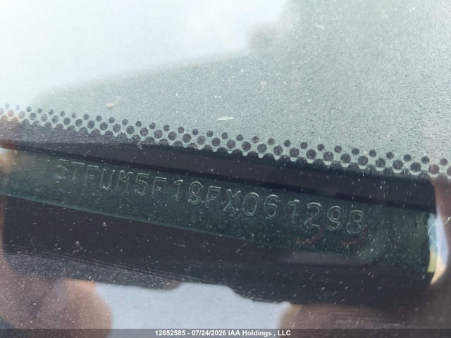 12652585 :رقم المزاد ، 5TFUM5F19FX061298 vin ، 2015 Toyota Tundra Sr 4.6l V8 مزاد بيع