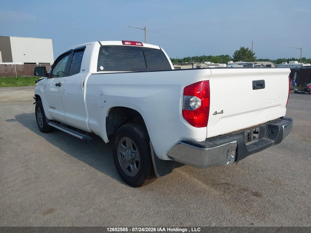 12652585 :رقم المزاد ، 5TFUM5F19FX061298 vin ، 2015 Toyota Tundra Sr 4.6l V8 مزاد بيع